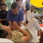 Arvind Kejriwal visits Sonam Wangchuk during his hunger strike at Jantar Mantar in New Delhi.