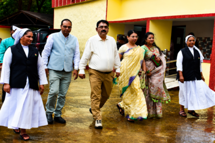 S. R. Dehariya attends Independence Day celebration at Prakash Vidyalaya